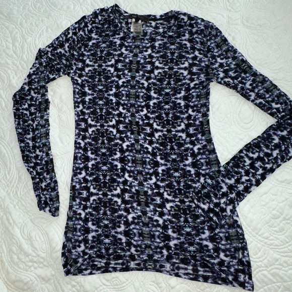 BCBGMaxAzria Tops - BCBGMaxAzria Long Sleeve Abstract Print Top - Black & Purple
